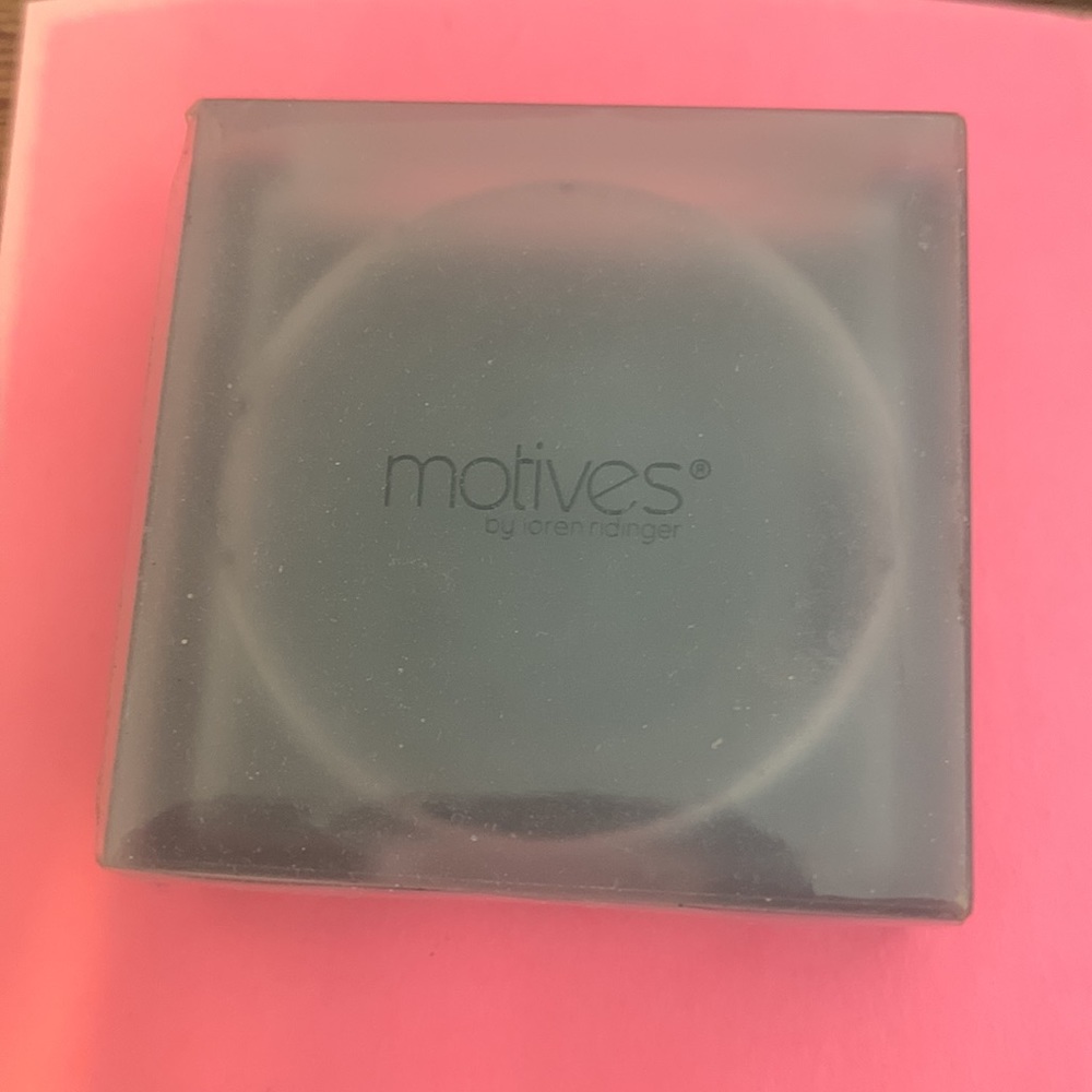 New in seal Motives ONYX Eyeshadow